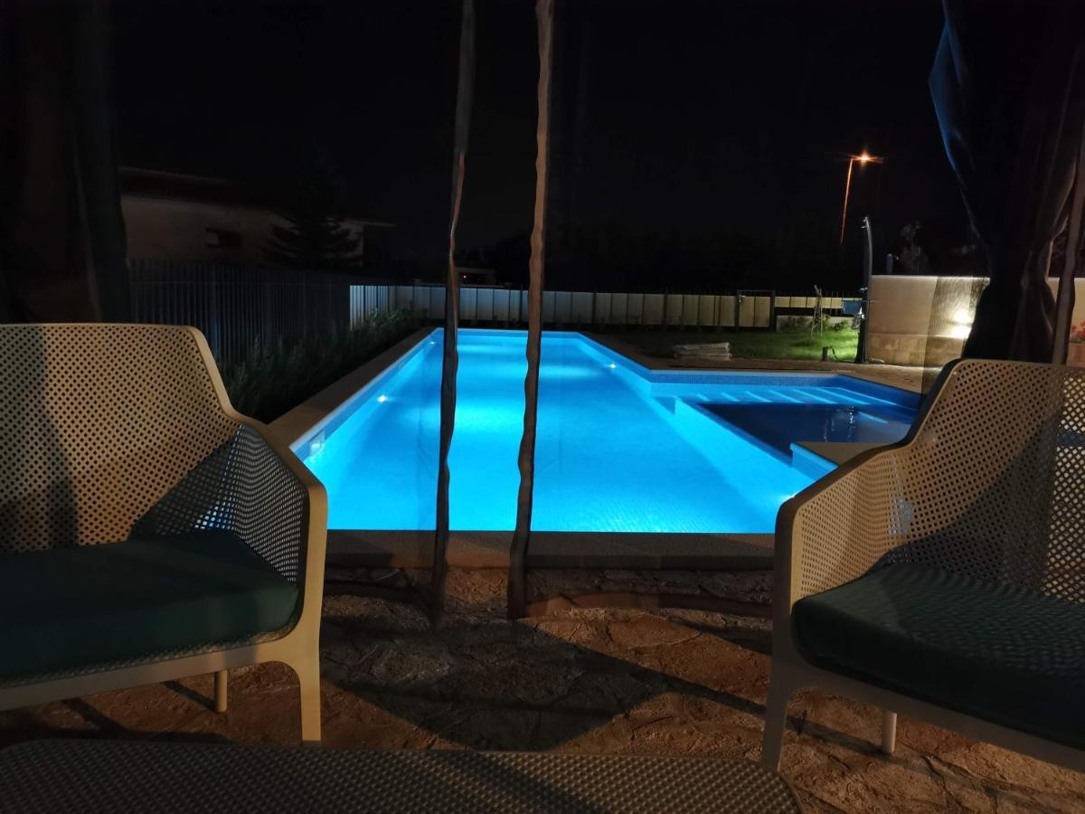 Villa Mater - Luxuriously Equipped Villa With A 15M Long Swimming Pool Žrnovnica Eksteriør bilde