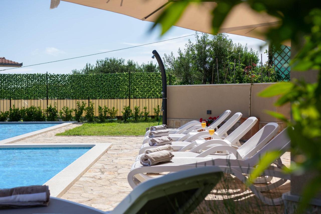 Villa Mater - Luxuriously Equipped Villa With A 15M Long Swimming Pool Žrnovnica Eksteriør bilde