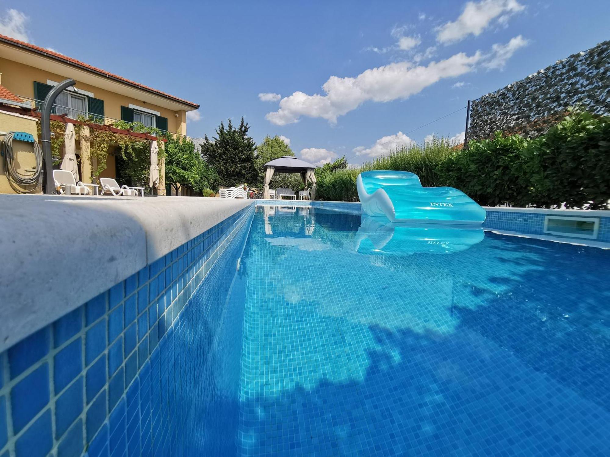 Villa Mater - Luxuriously Equipped Villa With A 15M Long Swimming Pool Žrnovnica Eksteriør bilde